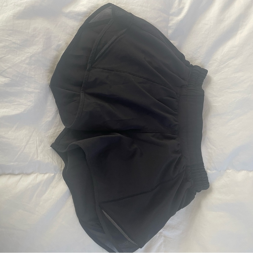 lululemon hotty hots 2.5 inch Black Shorts